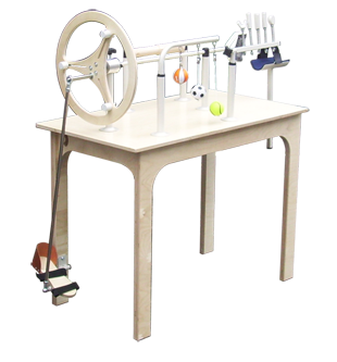 Mesa de manos y pies de madera.