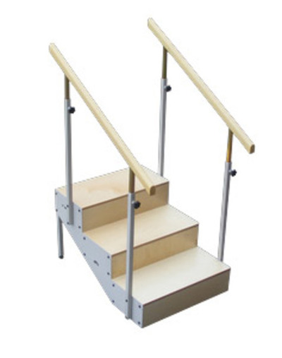 Mod. peldaños para Escalera con rampa metálica cuatro escalones con pasamanos regulable en altura